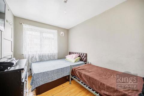 19 Devon Close, London, N17 9HR