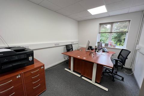 Office to rent, Church Road, Wheatley, OX33