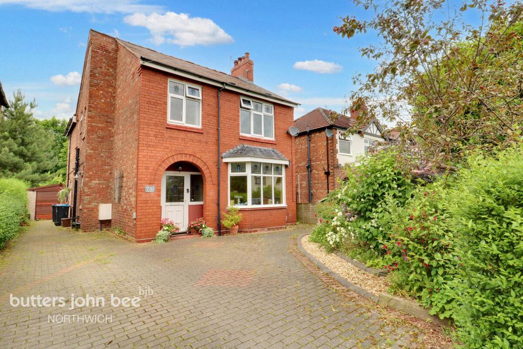 Queensgate, Northwich 4 bed detached house for sale £400,000