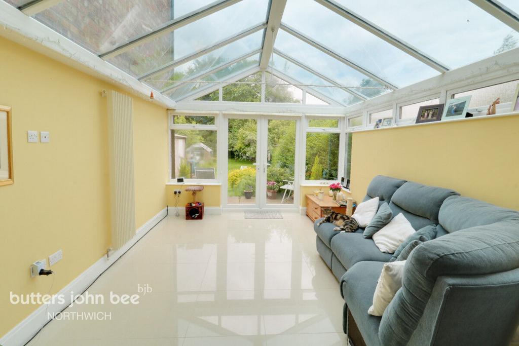 Queensgate, Northwich 4 bed detached house for sale £400,000