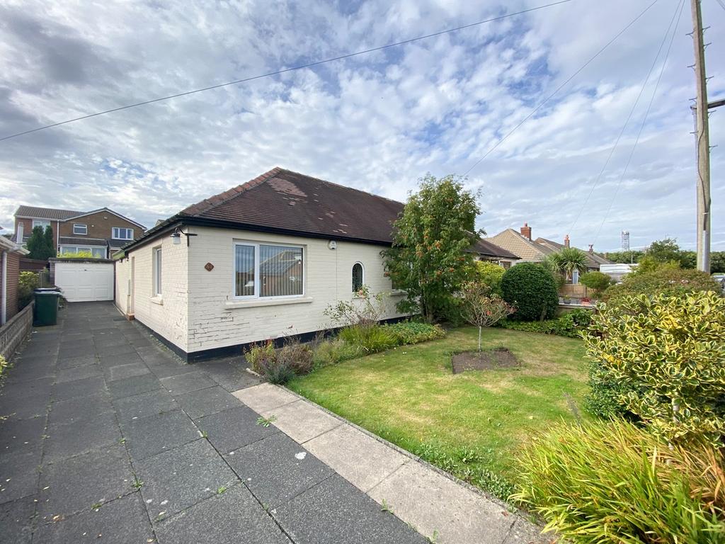 Moorlands Road, Huddersfield HD3 2 bed bungalow for sale £210,000