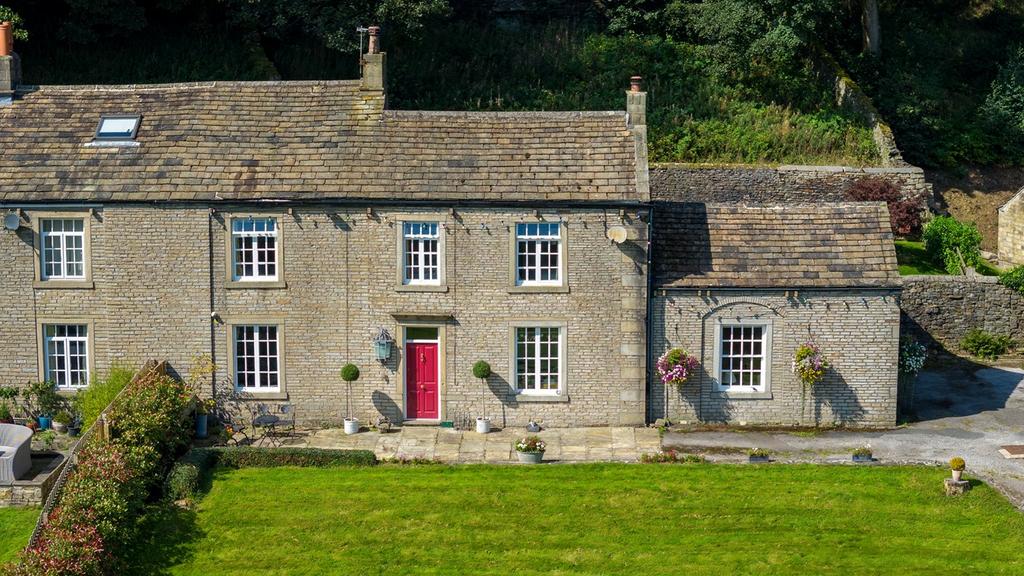 Blake Lea Lane, Huddersfield HD7 4 bed semidetached house for sale £