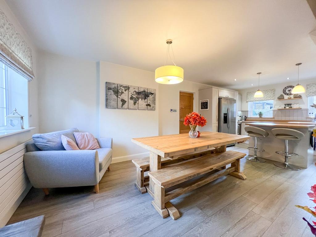 Holmebank Mews, Holmfirth HD9 4 bed townhouse for sale - £395,000