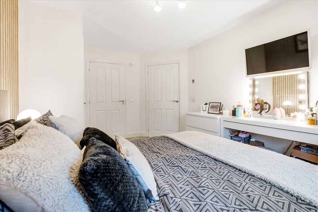 Bedroom One (3)