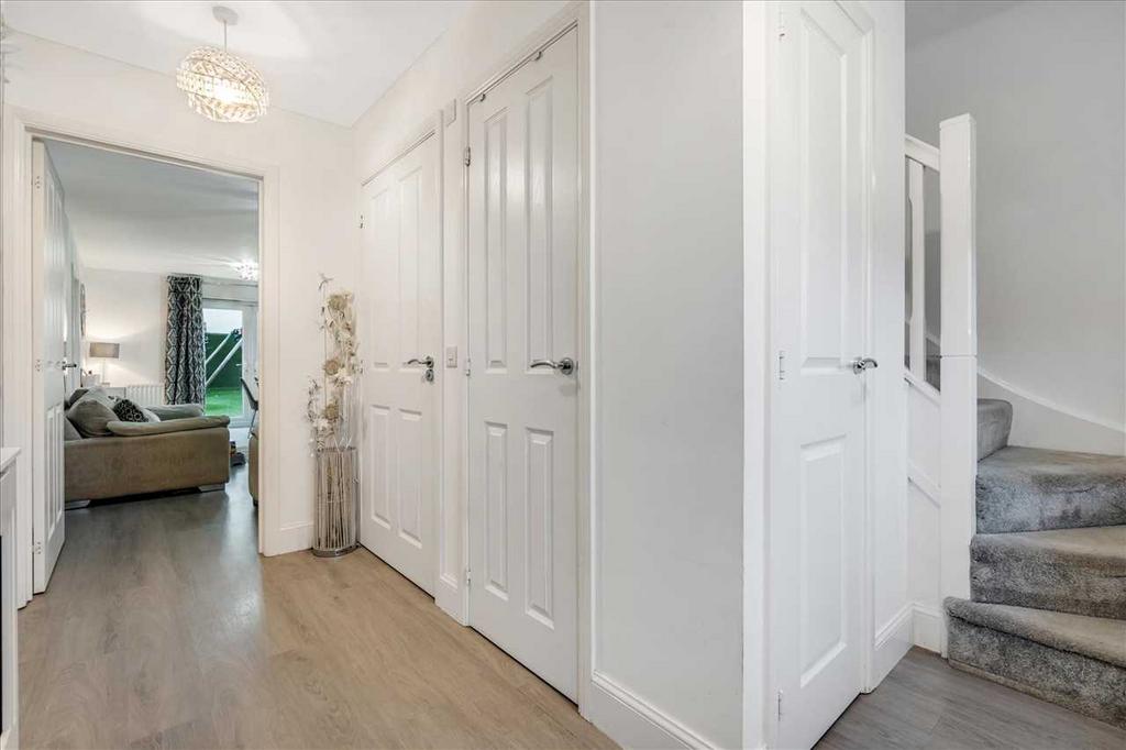 Entrance Hallway (1)