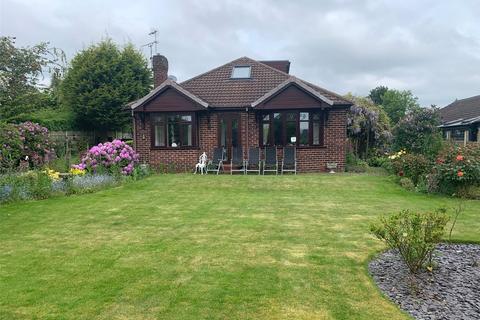 5 bedroom bungalow for sale - Moat Lane, Wickersley, Rotherham, South Yorkshire, S66