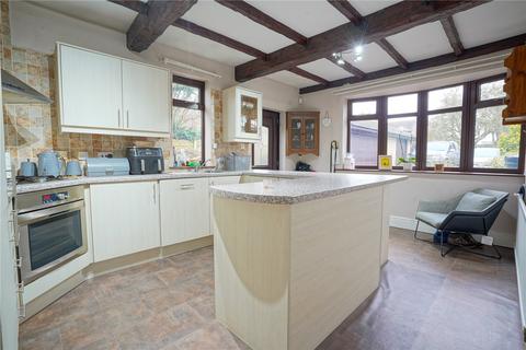 5 bedroom bungalow for sale - Moat Lane, Wickersley, Rotherham, South Yorkshire, S66