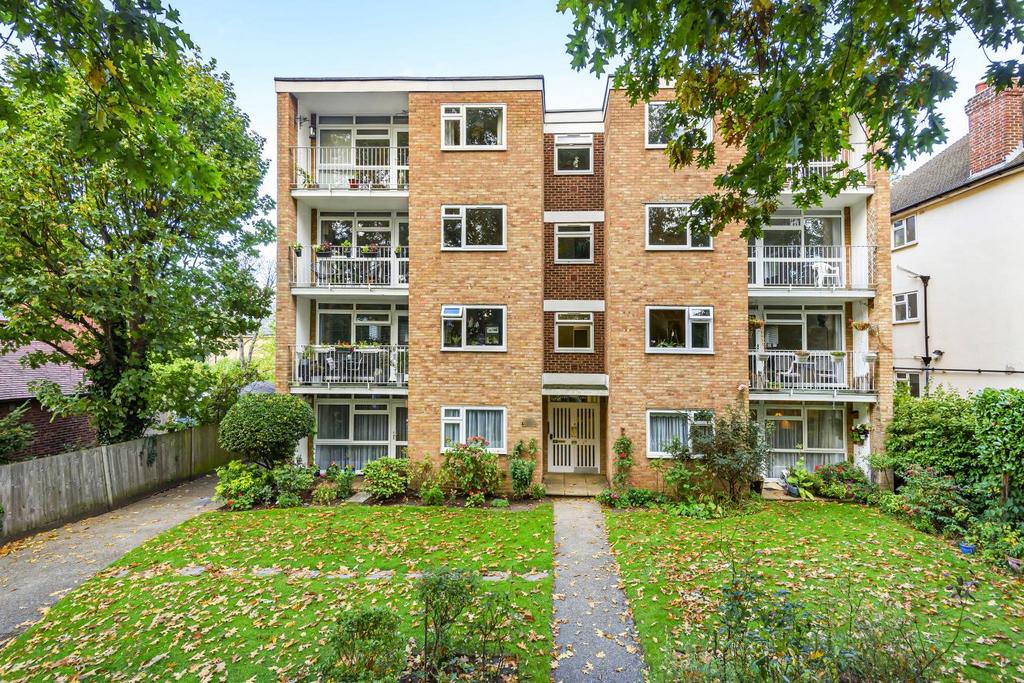 Brackley Road, Beckenham 1 bed flat £325,000