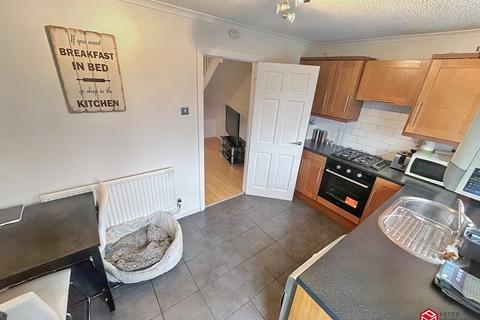 2 bedroom end of terrace house for sale, Manor Chase, Beddau, Pontypridd, Rhondda Cynon Taff. CF38 2JE