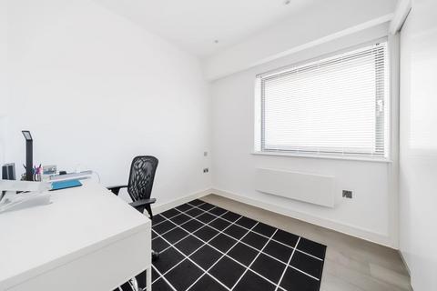 2 bedroom apartment to rent, 5 Bath Road,  Slough,  SL1