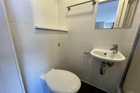 1 bedroom private hall to rent, City Point, Great Homer Street