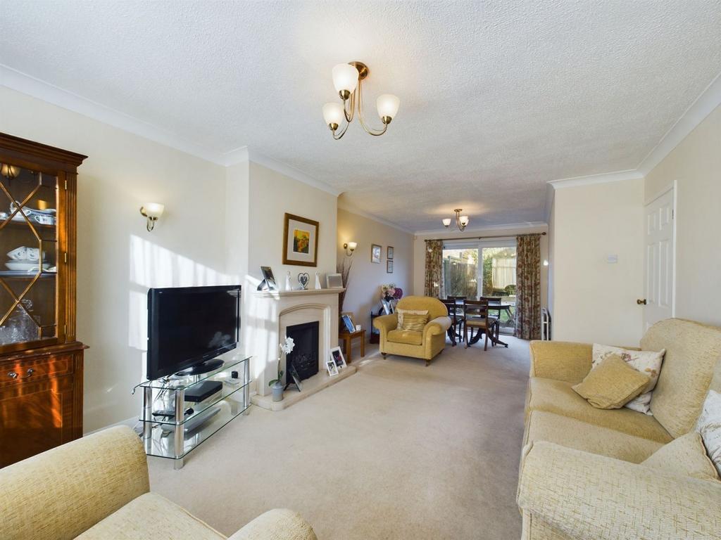 Lounge/dining room