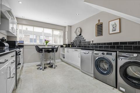 1 Beverley Close, Chalgrove, Oxford, OX44 7RY