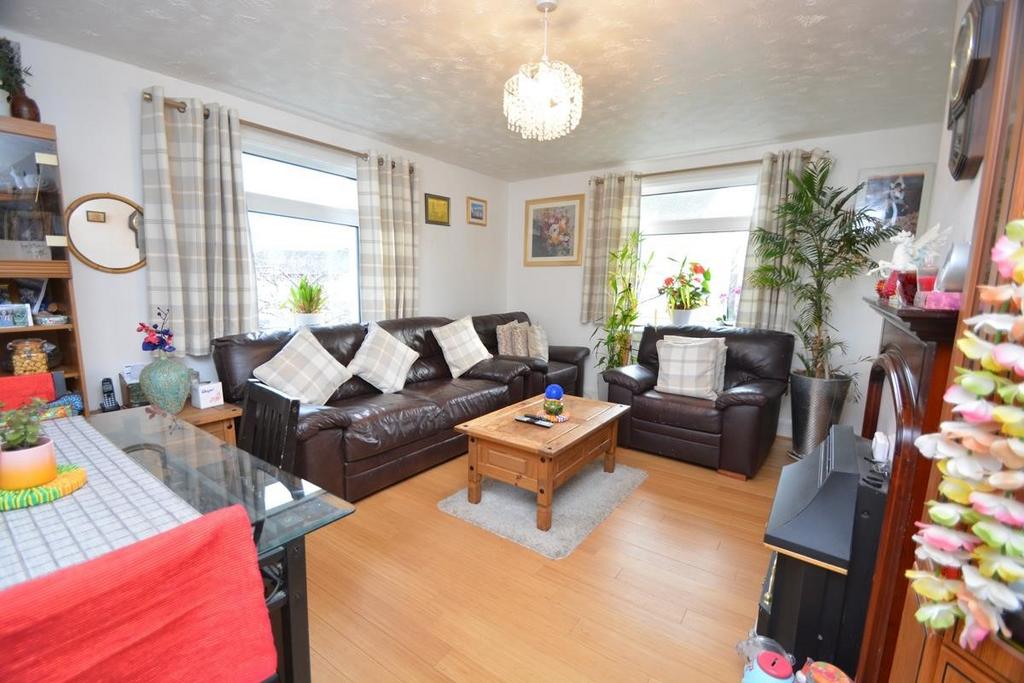 2D Muirhouse Place East. Edinburgh, Edinburgh EH4 4PW 2 bed apartment