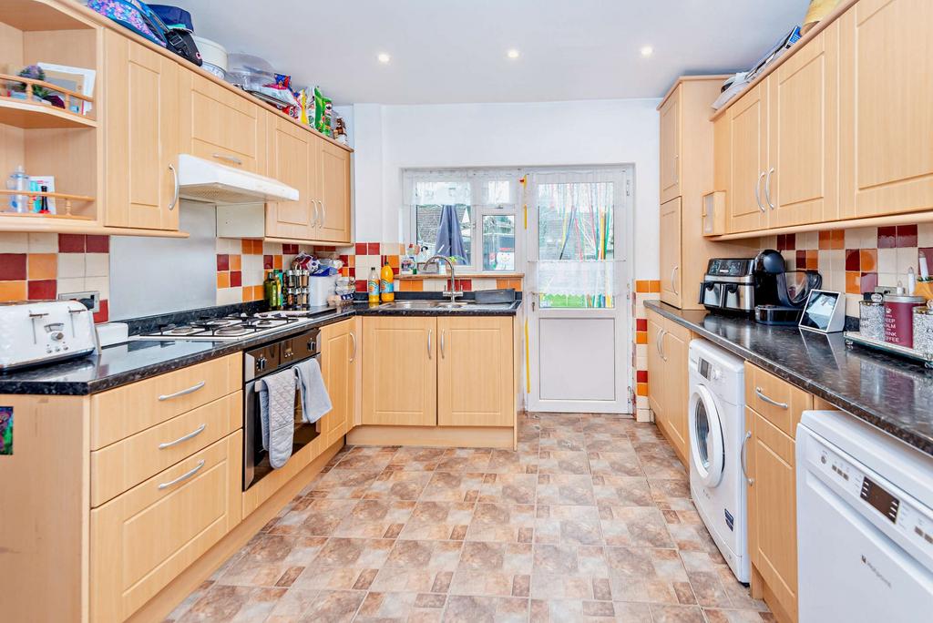 Capell Road, Chorleywood, WD3 3 bed semidetached house for sale £710,000
