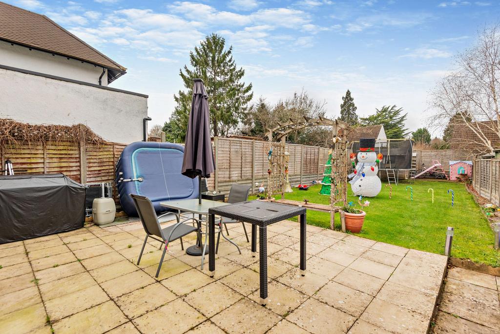 Capell Road, Chorleywood, WD3 3 bed semidetached house for sale £710,000