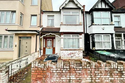 3 bedroom terraced house for sale, Norfolk Avenue, London N15