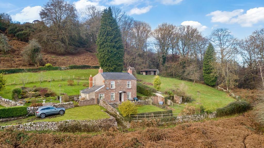 Bradley Hill, Blakeney, Gloucestershire. GL15 4AW 3 bed detached house
