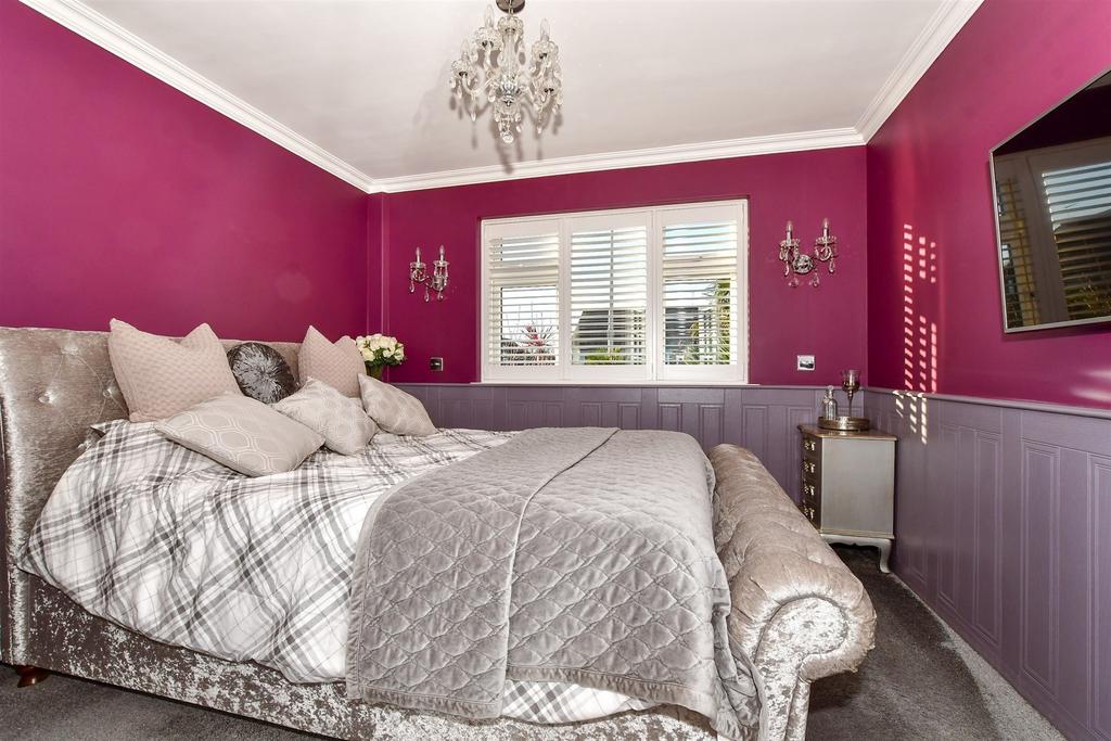Clarence Avenue, Palm Bay, Margate, Kent 3 bed detached bungalow for