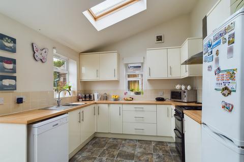 2 Birklands Drive, Sheffield, S13 8JL