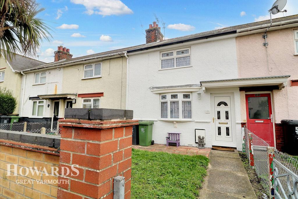 Sturdee Avenue, Great Yarmouth 3 bed terraced house for sale £170,000