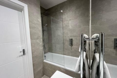 2 bedroom flat to rent, Vaughan Road, Camberwell, SE5