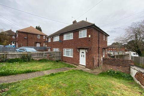 3 bedroom semi-detached house to rent, Squirrel Lane, Hp12