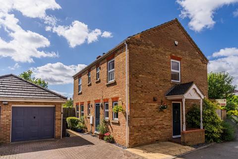 4 bedroom detached house for sale, Curringtons Close, Cottenham, CB24