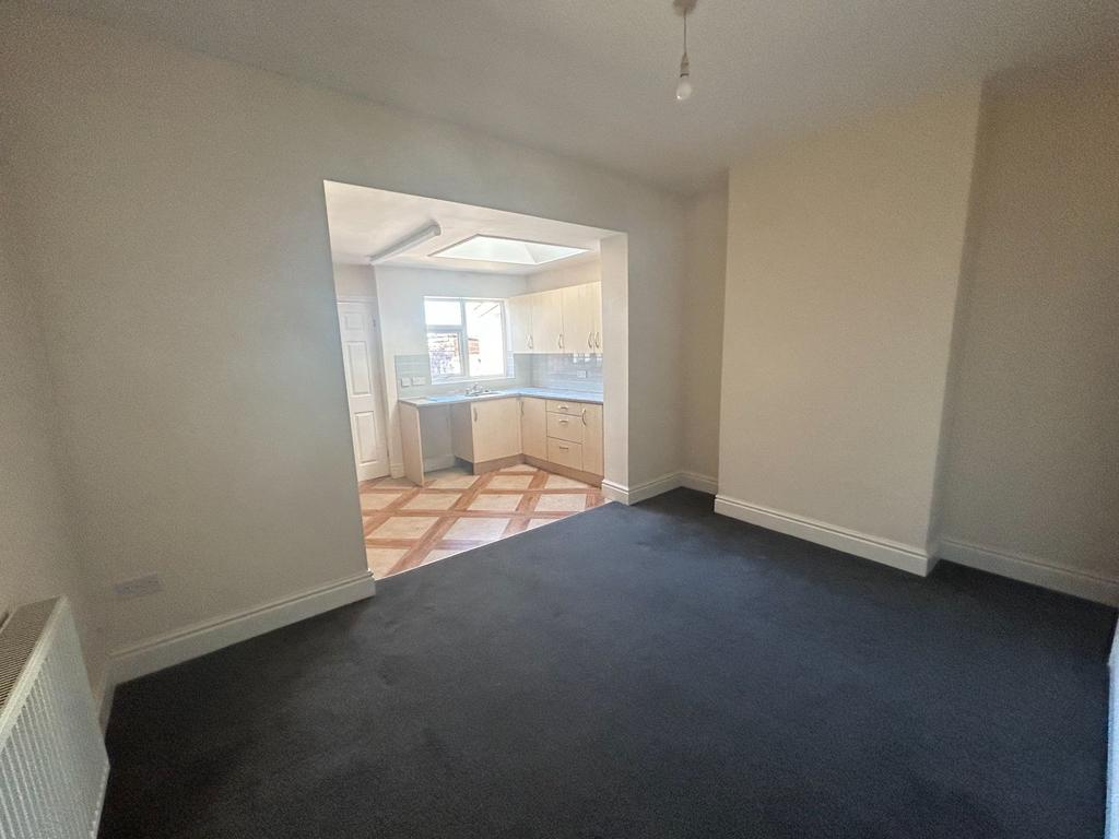 Billinge Road, AshtoninMakerfield, Wigan, WN4 9JE 2 bed terraced