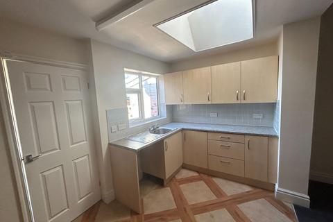 2 bedroom terraced house to rent, Billinge Road, Ashton-in-Makerfield, Wigan, WN4 9JE