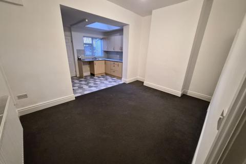 2 bedroom terraced house to rent, Billinge Road, Ashton-in-Makerfield, Wigan, WN4 9JE