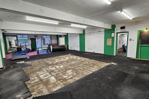 Leisure facility to rent, Edgware Road, Cricklewood, London NW2