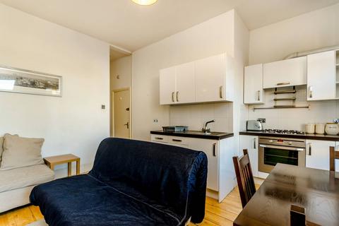2 bedroom flat for sale, East Hill, Wandsworth, London, SW18