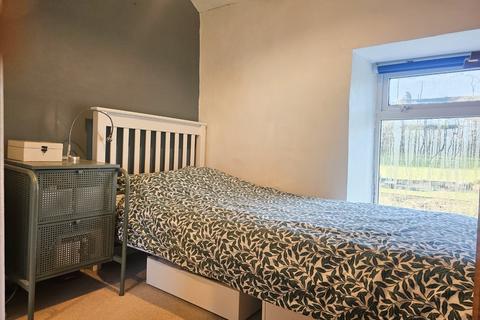 5 Pantydderwen, Llandre, Bow Street, SY24 5BT