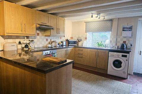 5 Pantydderwen, Llandre, Bow Street, SY24 5BT