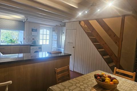5 Pantydderwen, Llandre, Bow Street, SY24 5BT