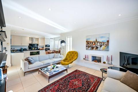 12 Chalmers Way, Twickenham, TW1 1QG