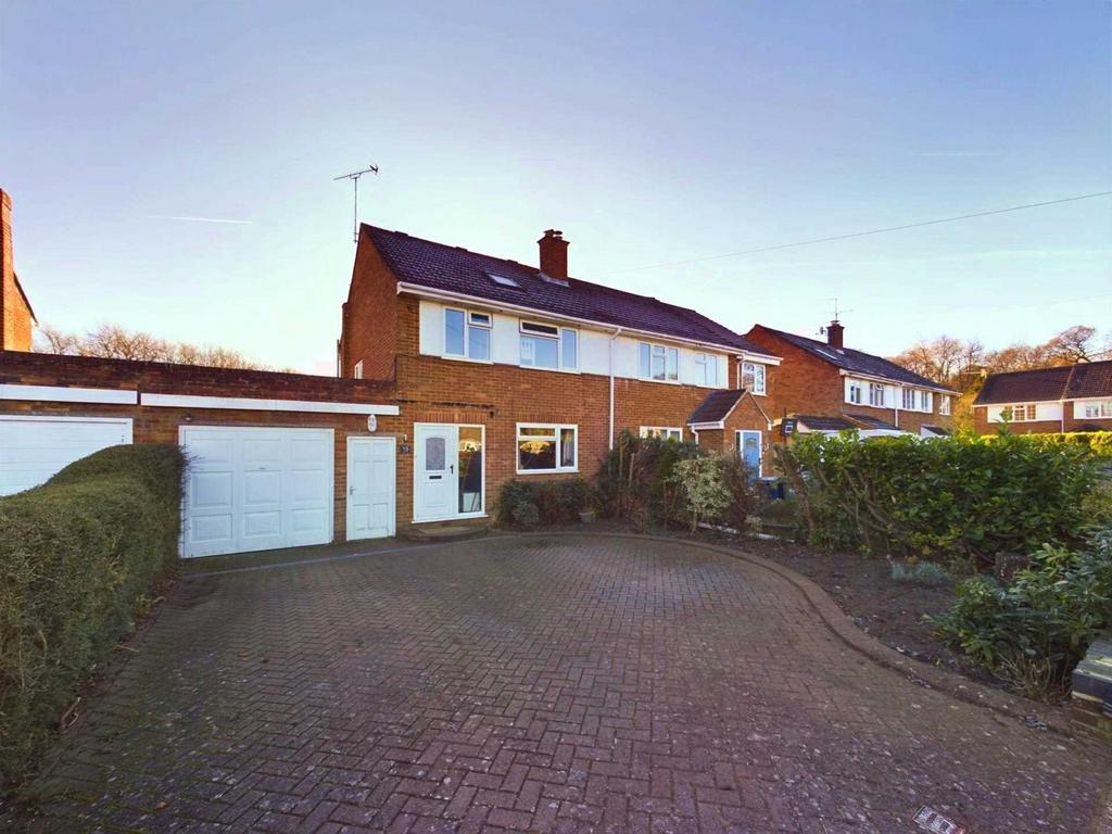 Ash Close, High HP14 4 bed semidetached house for sale £550,000