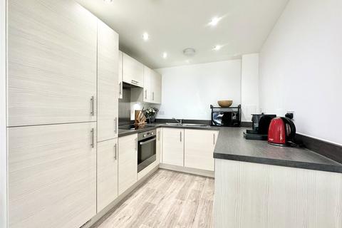 1 bedroom flat for sale, Castle Hill Drive, Castle Hill, Ebbsfleet Valley, Swanscombe, DA10