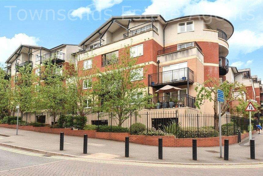 Northway, Rickmansworth WD3 1 bed flat for sale £299,950