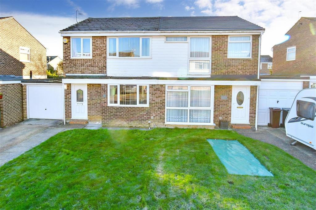 Cobbs Close, Paddock Wood, Kent 3 bed semidetached house for sale £