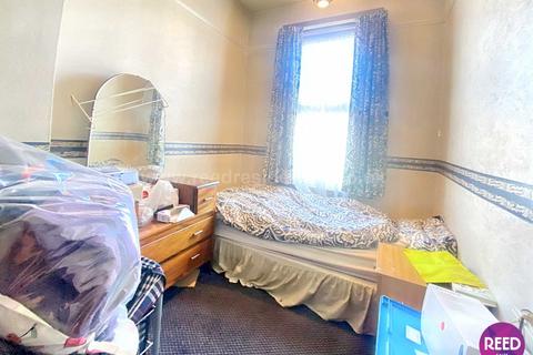 3 bedroom flat for sale - 420a London Road, Westcliff On Sea