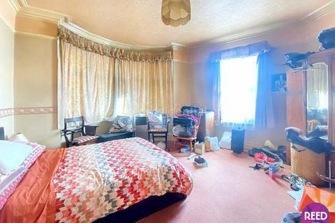 3 bedroom flat for sale, 420a London Road, Westcliff On Sea