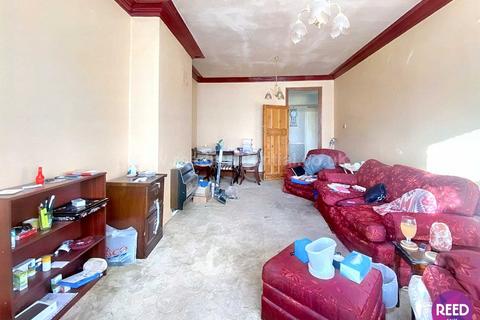 3 bedroom flat for sale, London Road, Westcliff On Sea