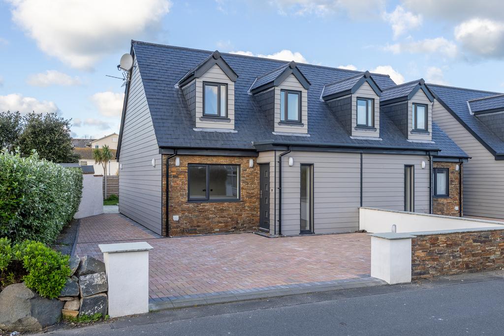 Rue De Bouverie, Castel, Guernsey 3 bed end of terrace house for sale