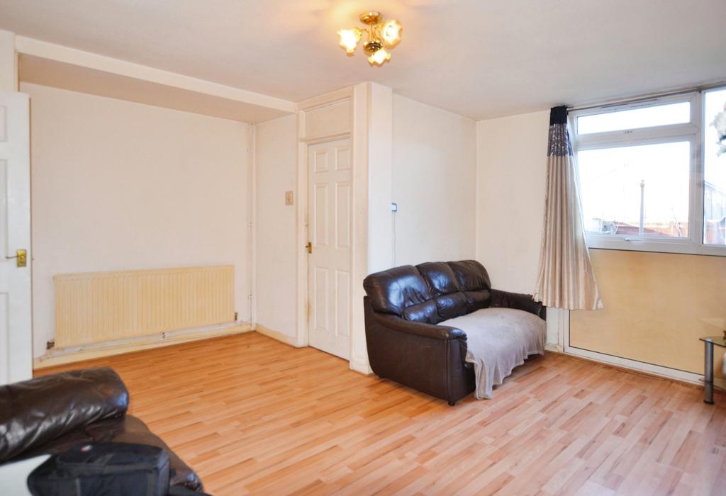 Hexham Road, Reading, Berkshire 3 bed terraced house for sale £270,000