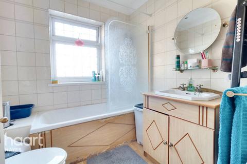 18 Middleton Road, Hayes, UB3 2RB