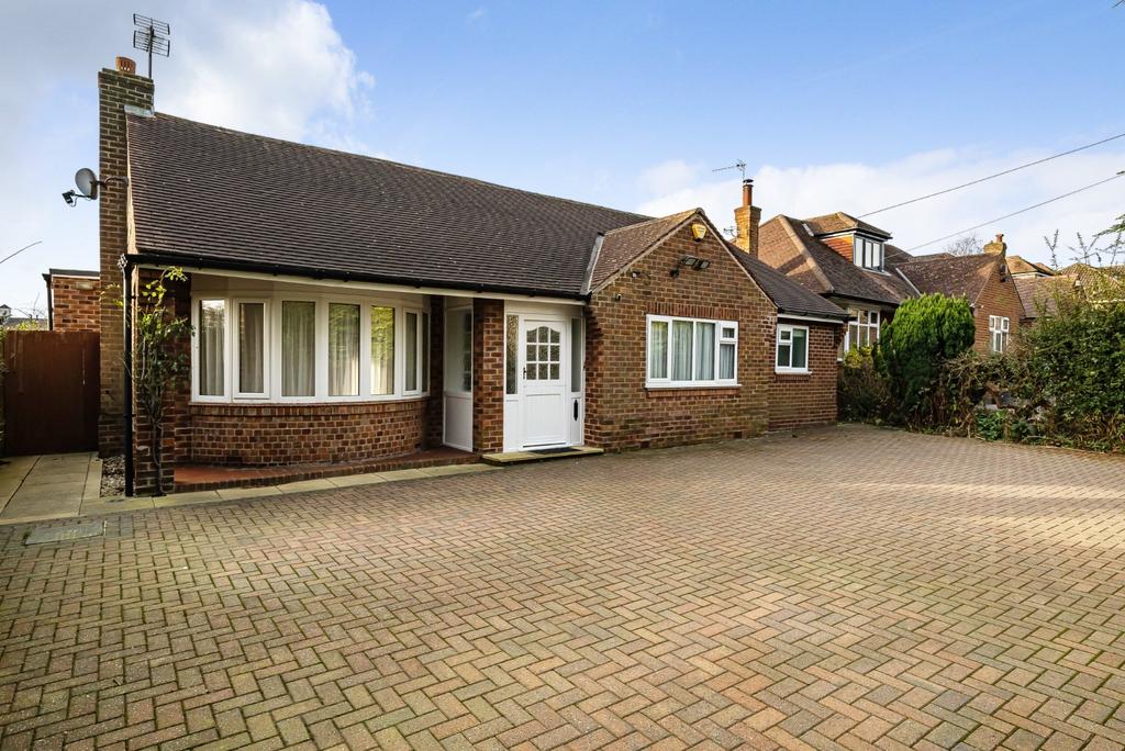 Wetherby Road, Harrogate, HG2 5 bed parking to rent £2,500 pcm (£577 pw)