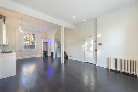 3 bedroom flat for sale, Belsize Road, South Hampstead, London