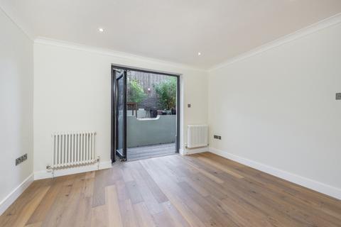 3 bedroom flat for sale, Belsize Road, South Hampstead, London